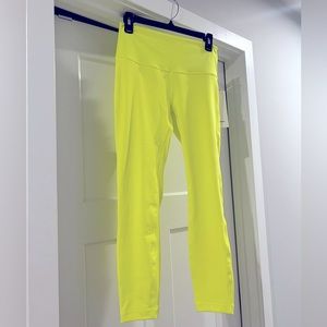 Lululemon Electric Yellow Wunder Under Tight, Size 8. 25 inches. NWT.